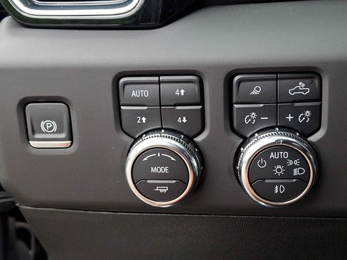 Used 2024 GMC Sierra 2500 Denali AWD/4WD image 24