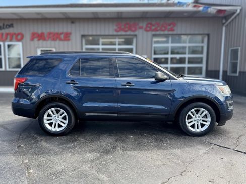 Used 2017 Ford Explorer FWD image 1