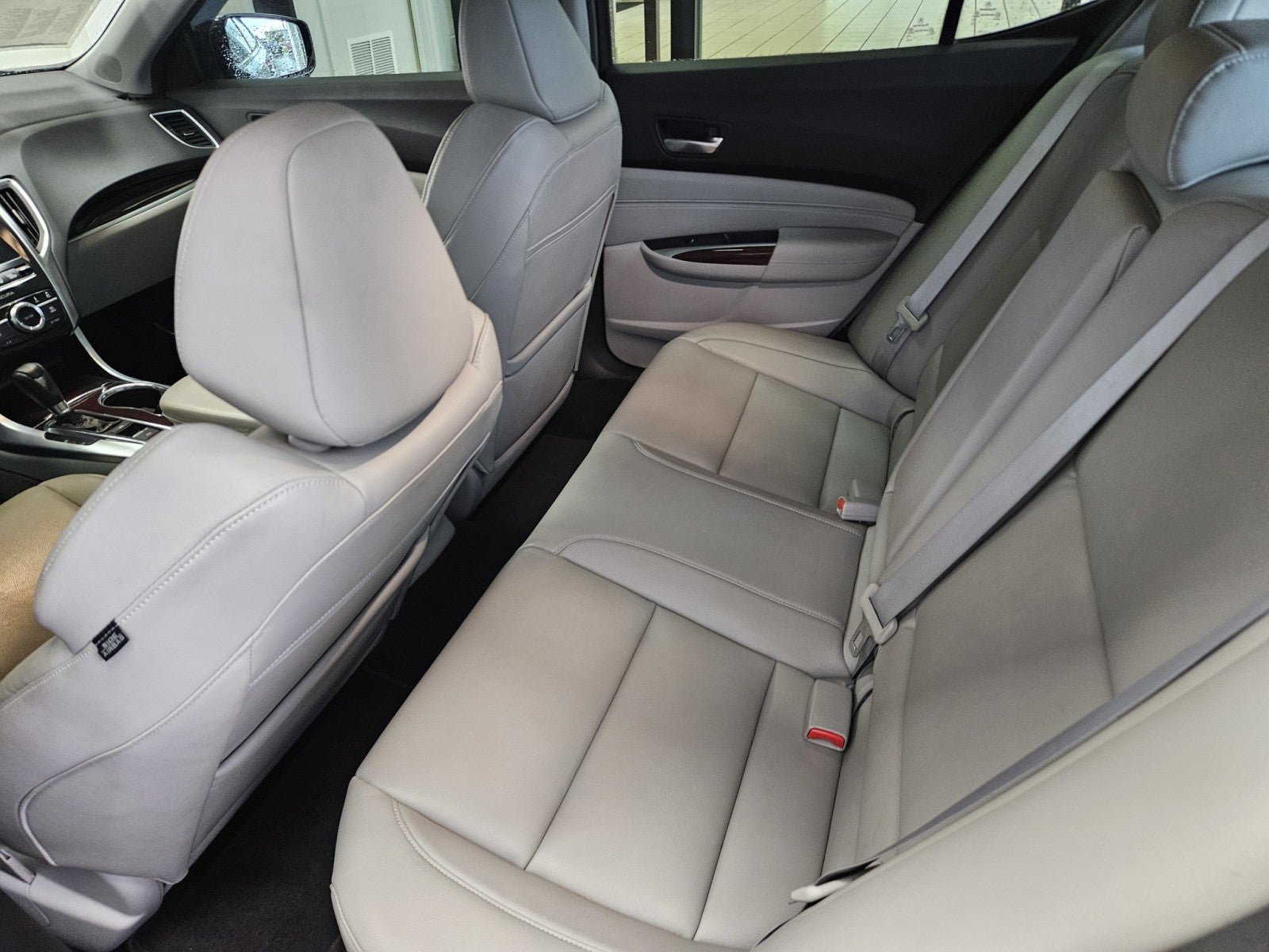 Used 2016 Acura TLX FWD image 9