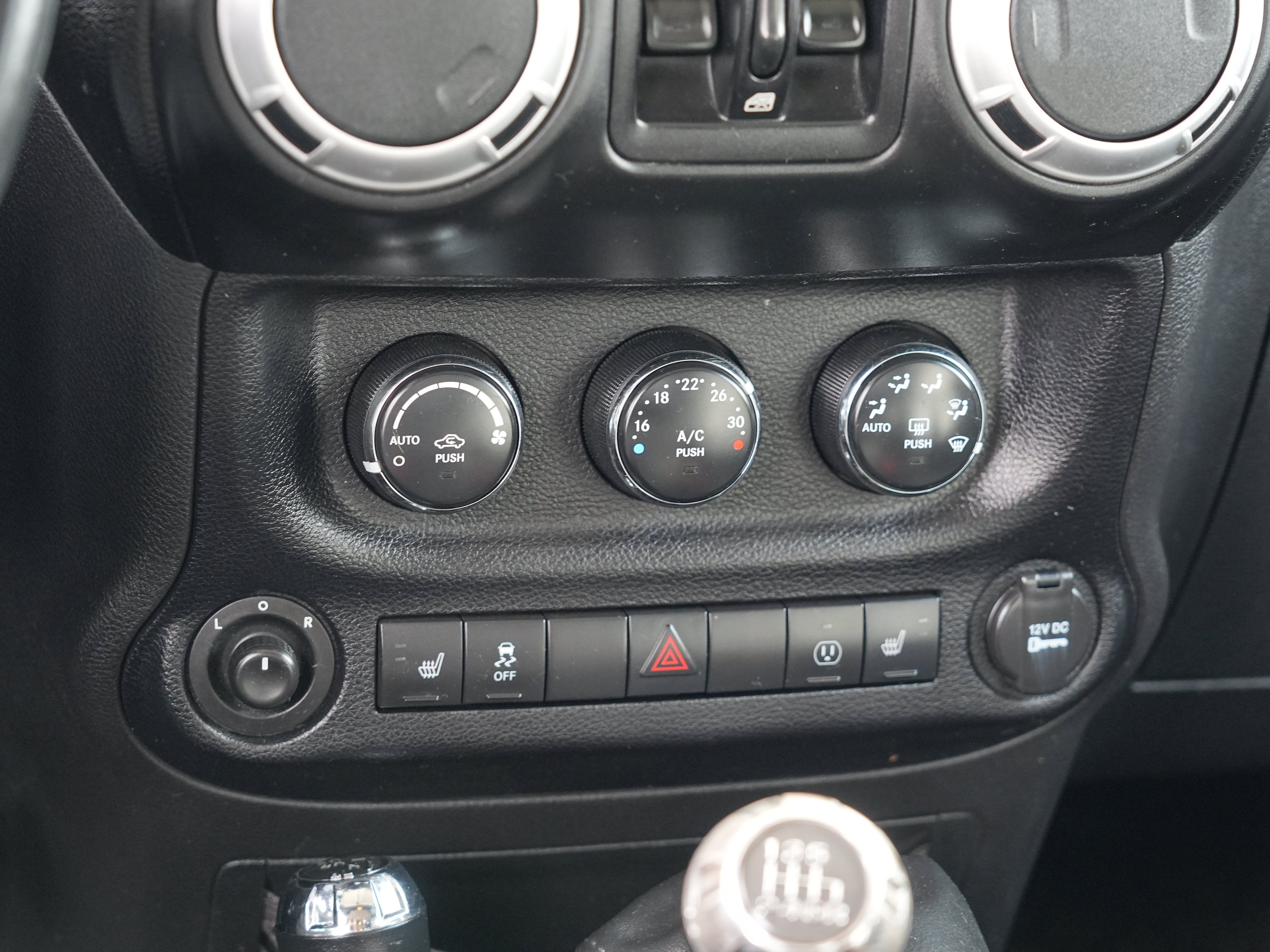 Used 2013 Jeep Wrangler Unlimited Rubicon w/ Dual Top Group AWD/4WD image 22