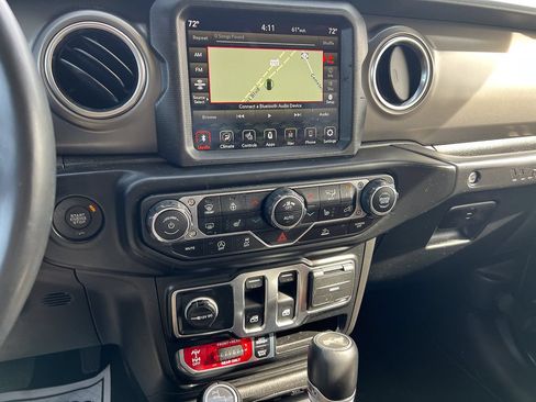 Used 2022 Jeep Wrangler Rubicon w/ Cold Weather Group AWD/4WD image 16