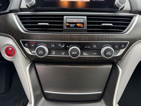 Certified 2019 Honda Accord Touring image 16