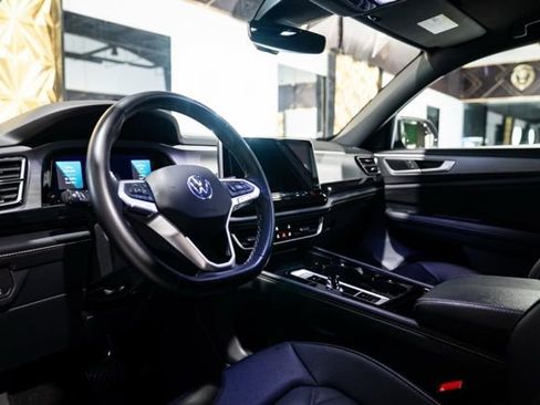 Used 2025 Volkswagen Atlas Cross Sport SE image 11