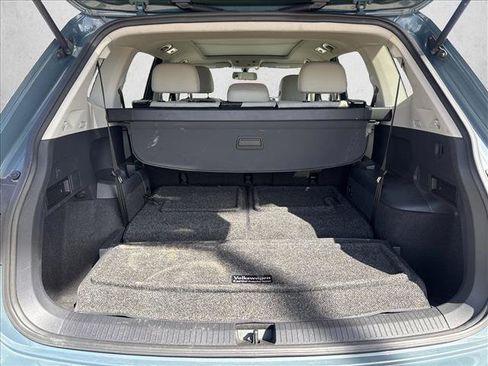 Used 2020 Volkswagen Tiguan SE w/ Panoramic Sunroof Package FWD image 7
