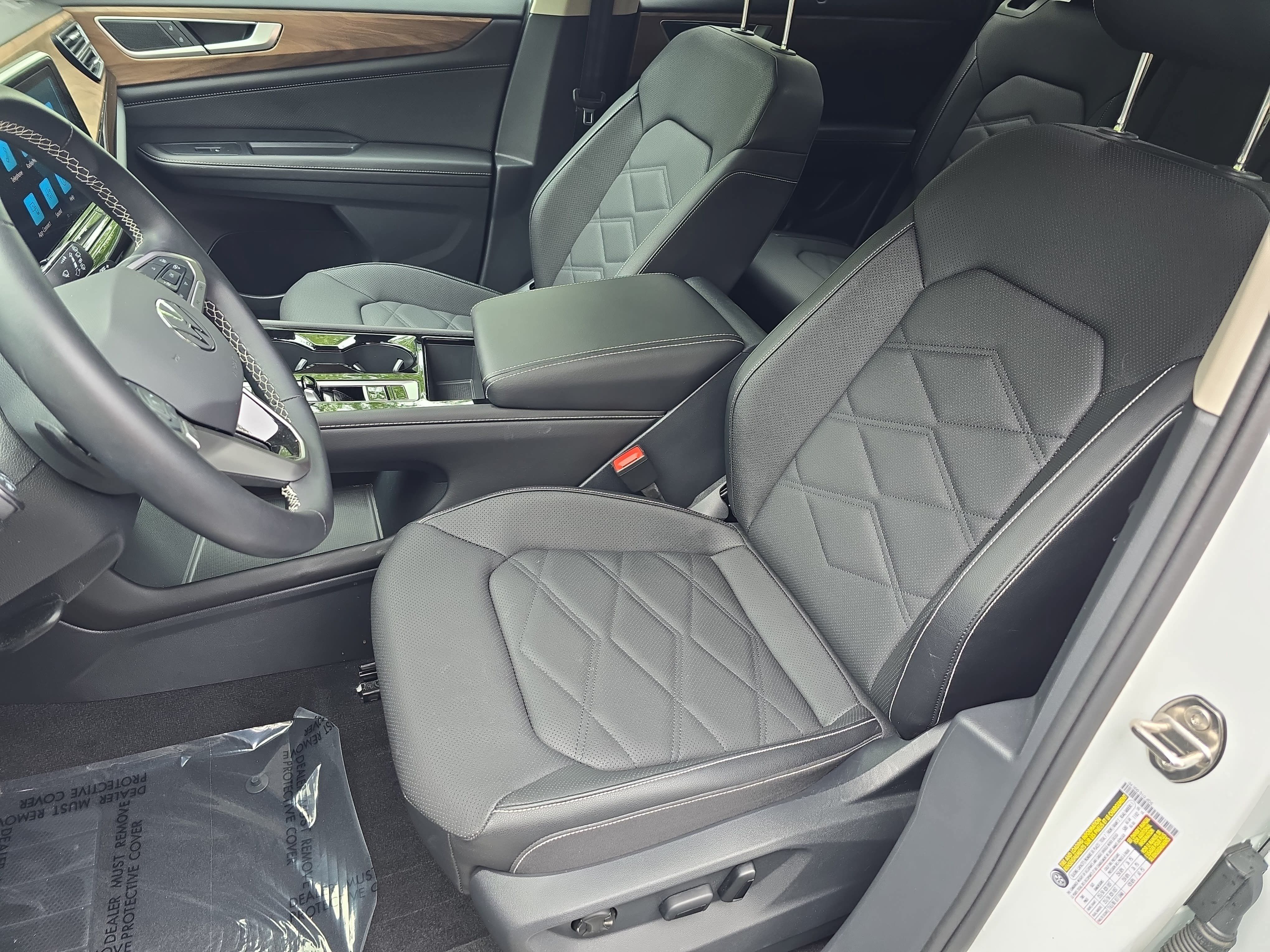 Used 2026 Volkswagen Atlas SE w/ Black Wheel Package FWD image 16