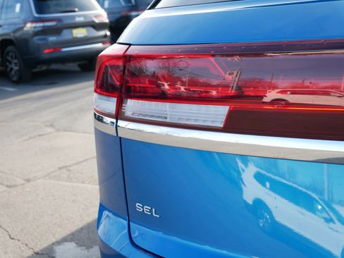 Certified 2024 Volkswagen Atlas Cross Sport SEL image 17