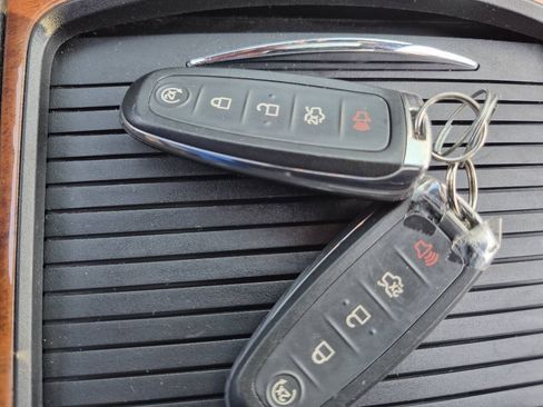 Used 2015 Lincoln MKS w/ Equipment Group 101A FWD image 19