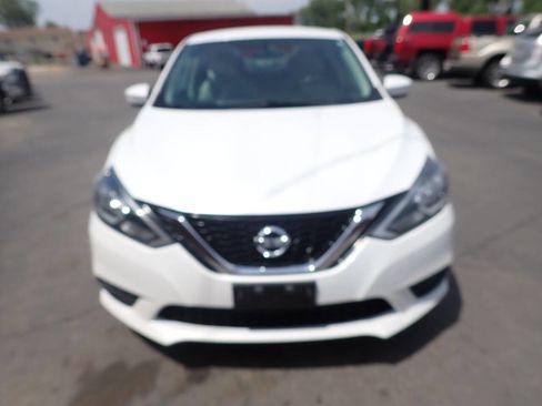 Used 2016 Nissan Sentra SV FWD image 2