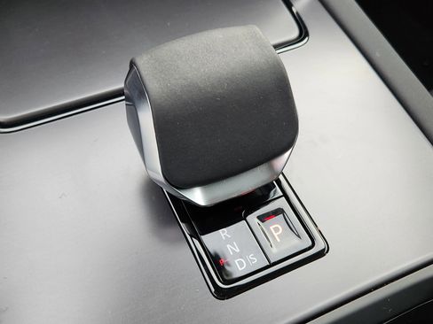 Certified 2025 Land Rover Discovery Sport S image 22