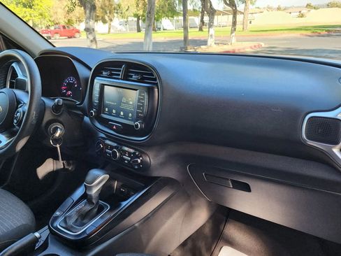 Used 2021 Kia Soul S image 30