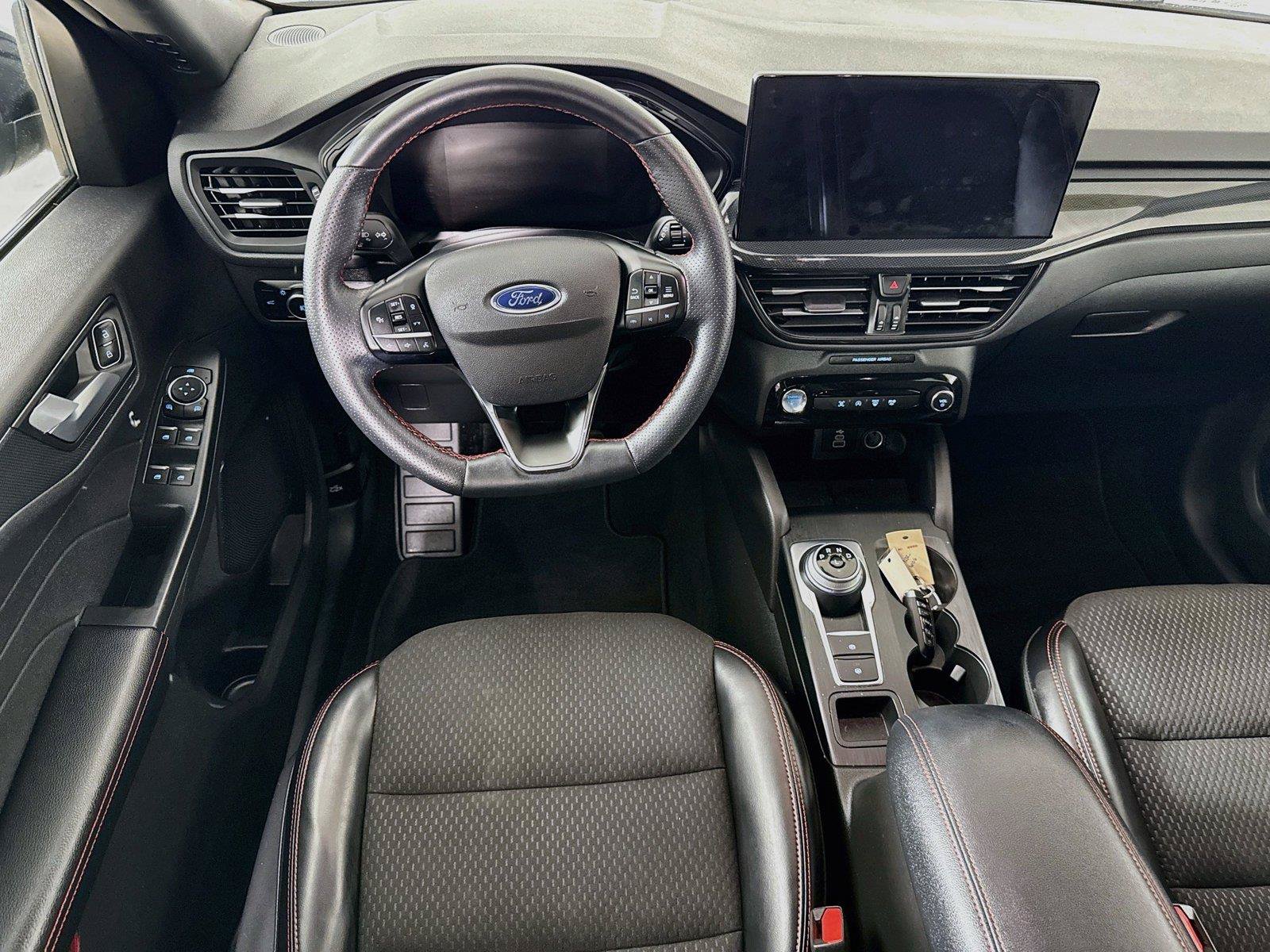 Used 2024 Ford Escape ST-Line Select w/ Tech Pack #1 AWD/4WD image 2