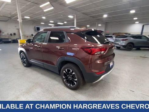 Used 2023 Chevrolet TrailBlazer LT w/ Convenience Package AWD/4WD image 2