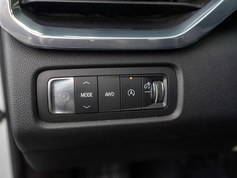 Used 2024 GMC Acadia Elevation image 16