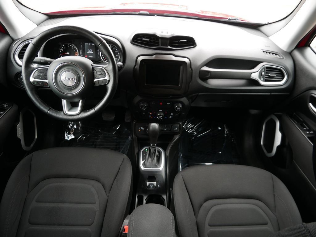 Used 2020 Jeep Renegade Latitude w/ Cold Weather Group AWD/4WD image 15
