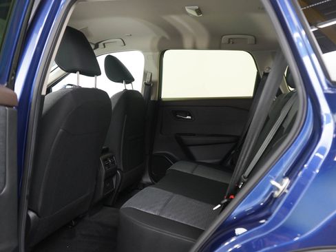 Used 2023 Nissan Rogue SV AWD/4WD image 17