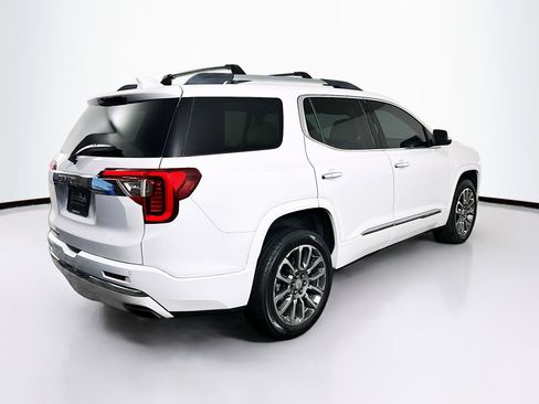 Used 2021 GMC Acadia Denali w/ Denali Technology Package FWD image 9