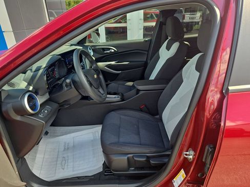 Certified 2024 Chevrolet Trax LS w/ LS Convenience Package FWD image 10