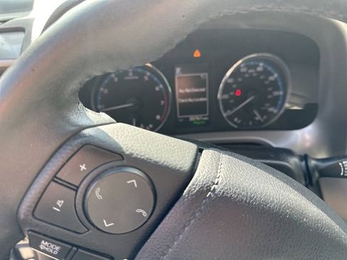 Used 2018 Toyota RAV4 Limited image 9