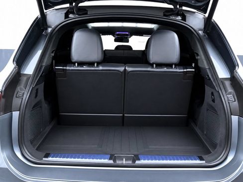 Used 2023 Mercedes-Benz EQS 580 4MATIC SUV image 9