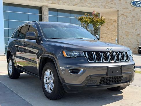 Used 2019 Jeep Grand Cherokee Laredo w/ Security & Convenience Group AWD/4WD image 20