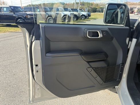 Used 2025 Ford Bronco Big Bend image 13