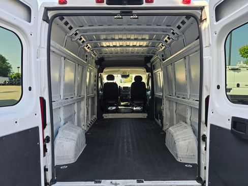 Used 2023 RAM ProMaster 2500 FWD image 13