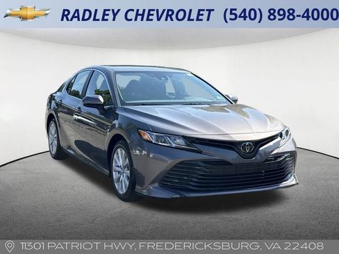 Used 2019 Toyota Camry LE image 13