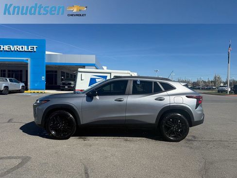 Used 2025 Chevrolet Trax ACTIV w/ Driver Confidence Package image 4