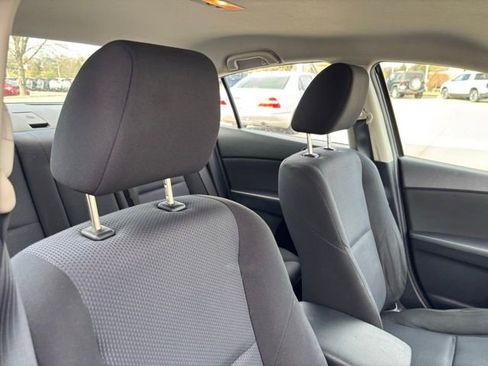 Used 2011 MAZDA MAZDA3 i Touring image 18