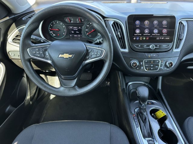 Used 2025 Chevrolet Malibu LT FWD image 3