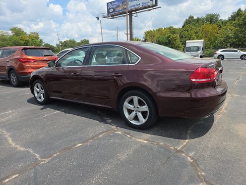 Used 2013 Volkswagen Passat TDI SE image 3