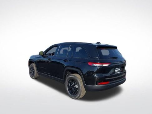 New 2025 Jeep Grand Cherokee Laredo image 19