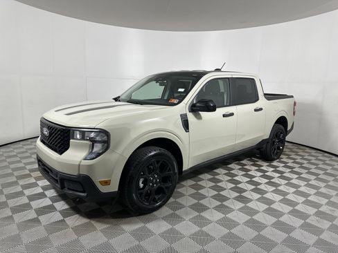New 2025 Ford Maverick XLT w/ XLT Luxury Package image 3