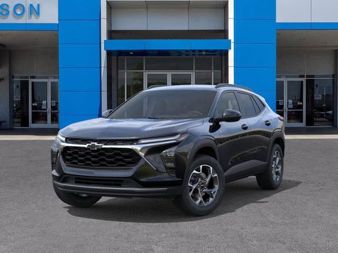 New 2026 Chevrolet Trax LT w/ Driver Confidence Package image 6