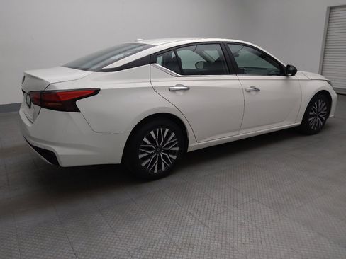 Used 2025 Nissan Altima 2.5 SV FWD image 10