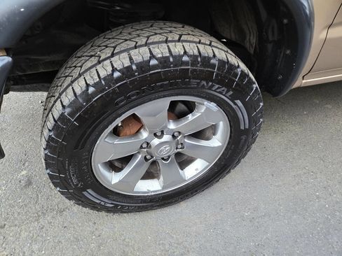 Used 2000 Toyota Tacoma PreRunner RWD image 24