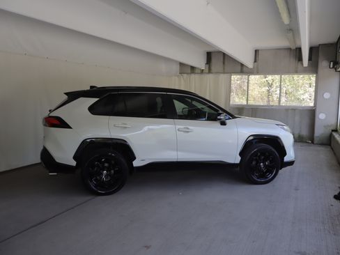 Used 2022 Toyota RAV4 XSE w/ XSE Grade Weather Package AWD/4WD image 6