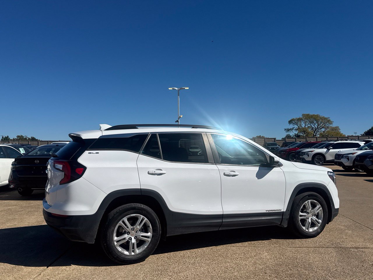 Used 2022 GMC Terrain SLE w/ Driver Convenience Package FWD image 26