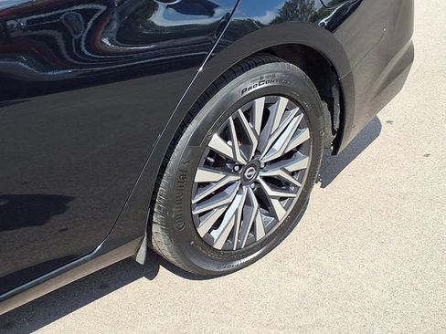 Used 2024 Nissan Altima 2.5 SV FWD image 26