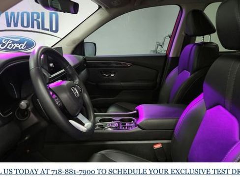 Used 2025 Honda Pilot EX-L image 8