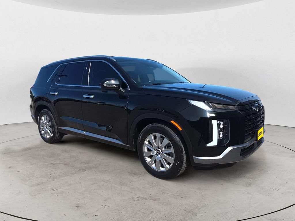 Used 2024 Hyundai Palisade SEL FWD image 3