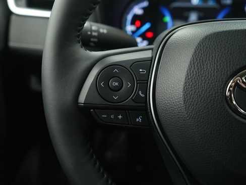 Used 2025 Toyota RAV4 XLE image 24