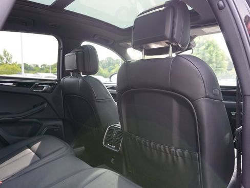 Used 2023 Porsche Macan S AWD/4WD image 56