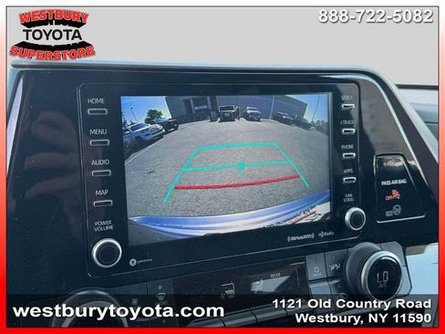 Used 2022 Toyota Highlander LE AWD/4WD image 31