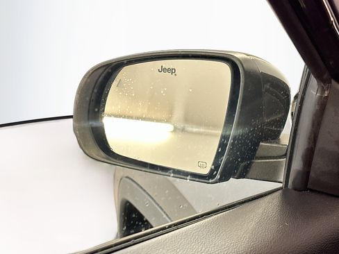 Used 2020 Jeep Compass Latitude image 16