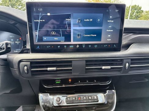 Used 2023 Lincoln Corsair Reserve w/ Equipment Group 201A AWD/4WD image 12