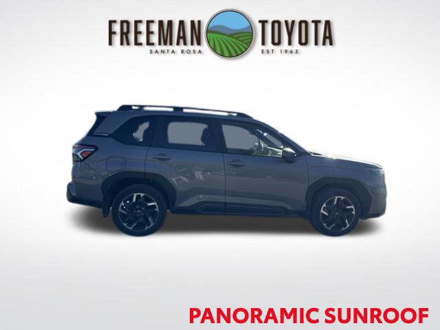 Used 2025 Subaru Forester Limited AWD/4WD image 4