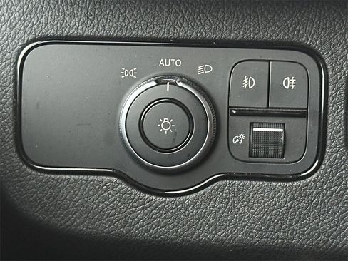 Used 2019 Mercedes-Benz Sprinter 2500 image 30