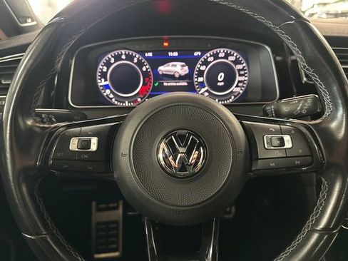 Used 2018 Volkswagen Golf R 4-Door image 28