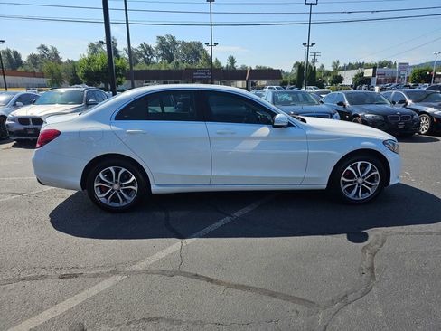 Used 2015 Mercedes-Benz C 300 4MATIC Sedan image 4